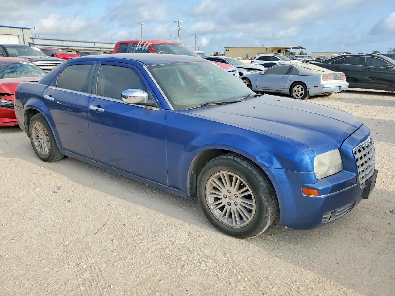 2010 Chrysler 300 Touring - Фото 4