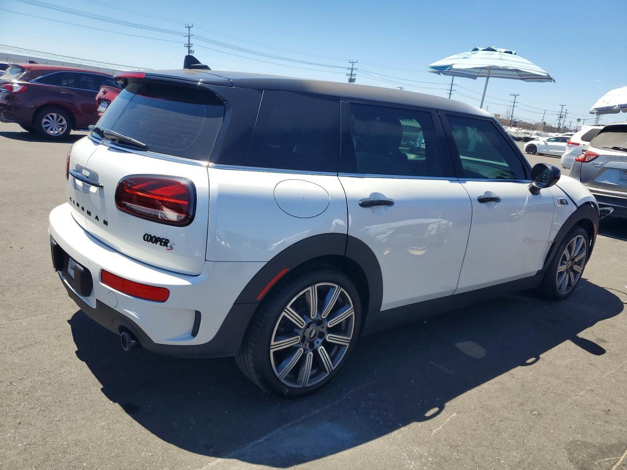 2023 Mini Cooper S Clubman - Фото 3