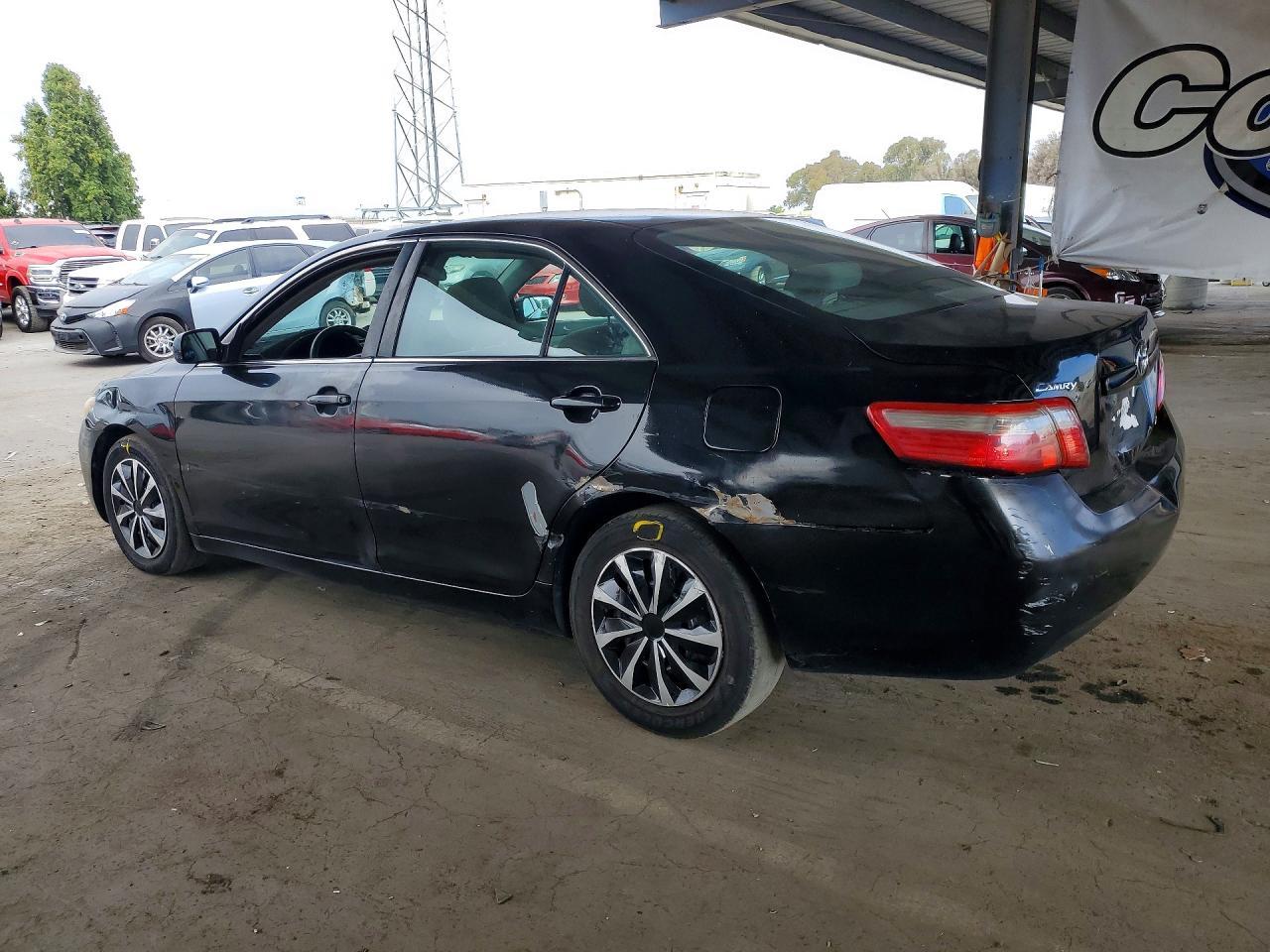 2009 Toyota Camry Le - Фото 2