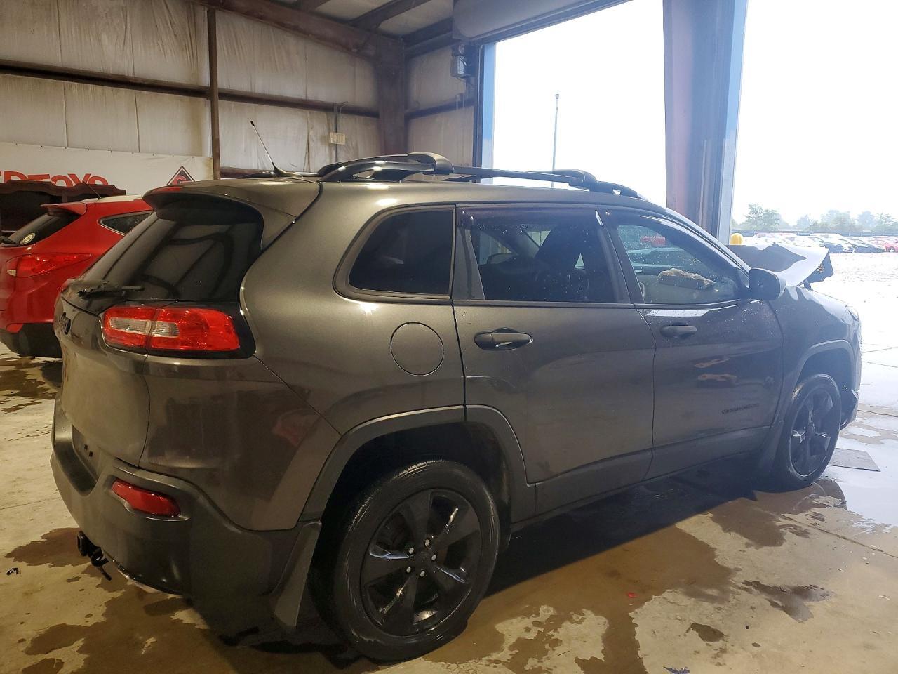 2016 Jeep Cherokee Sport - Image 3