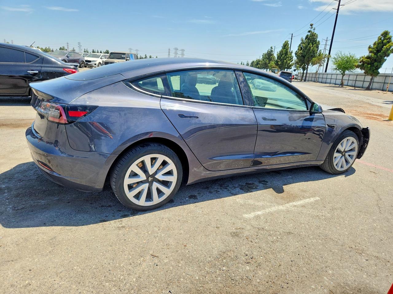 2021 Tesla Model 3 - Фото 3