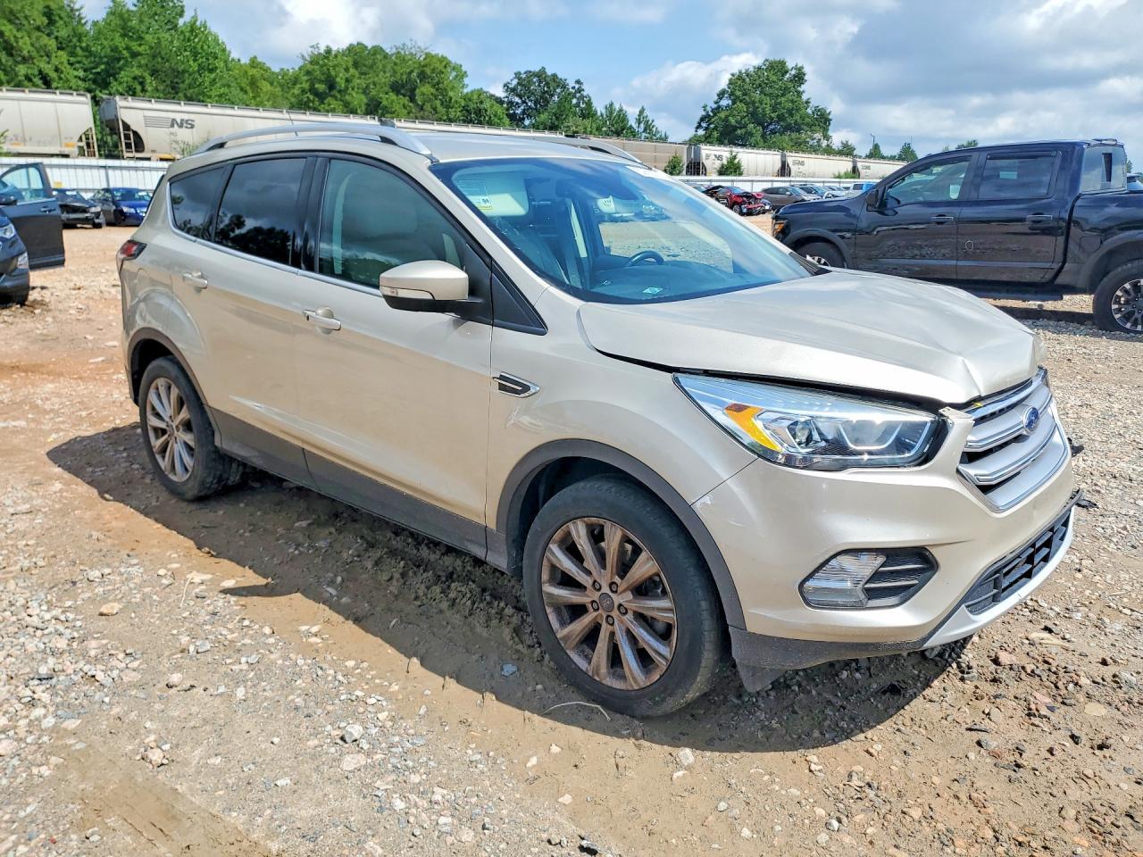 2017 Ford Escape Titanium - Image 4