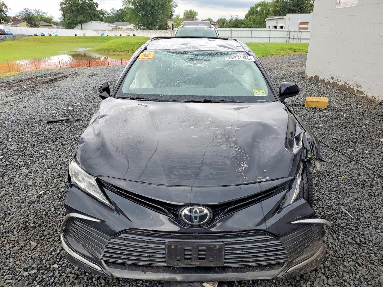 2021 Toyota Camry Le - Фото 5