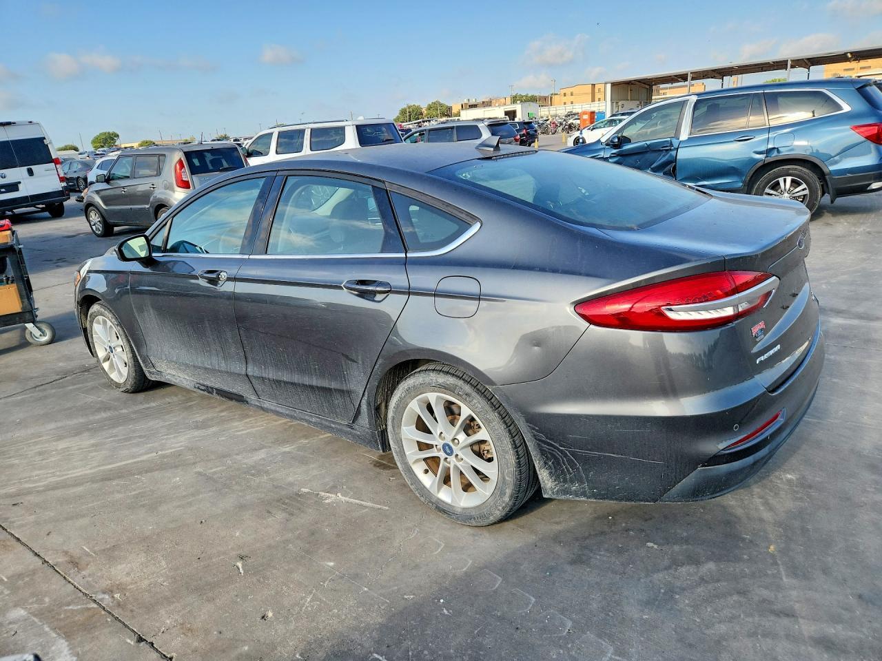 2019 Ford Fusion Se - Image 2