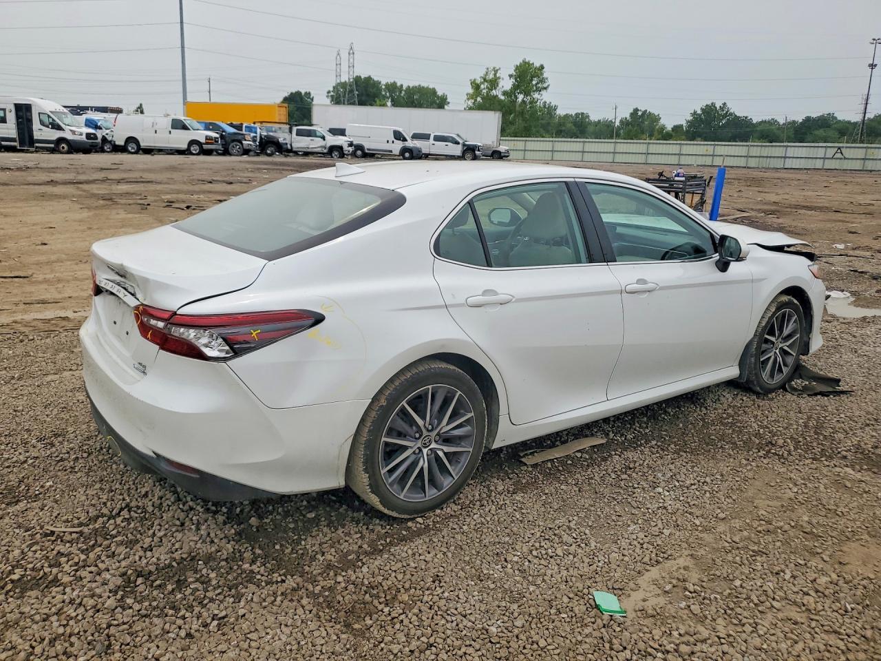 2023 Toyota Camry Xle - Фото 3