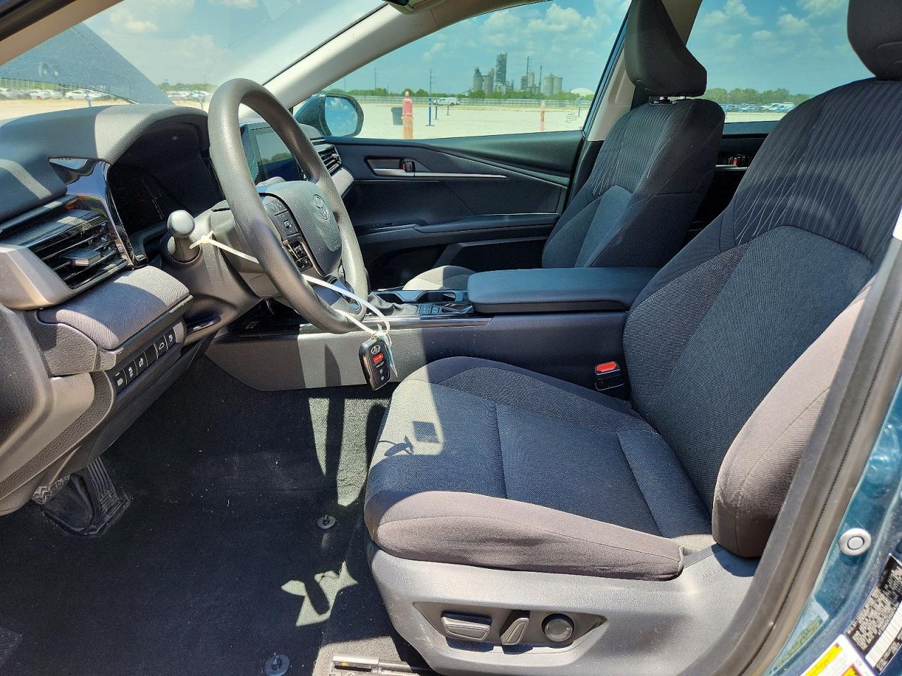 2025 Toyota Camry Le - Фото 7
