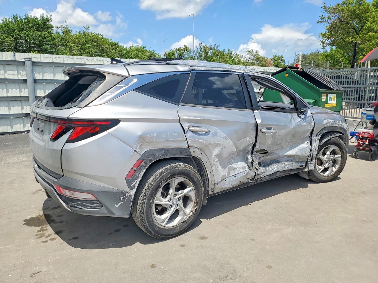 2022 Hyundai Tucson Se - Image 3