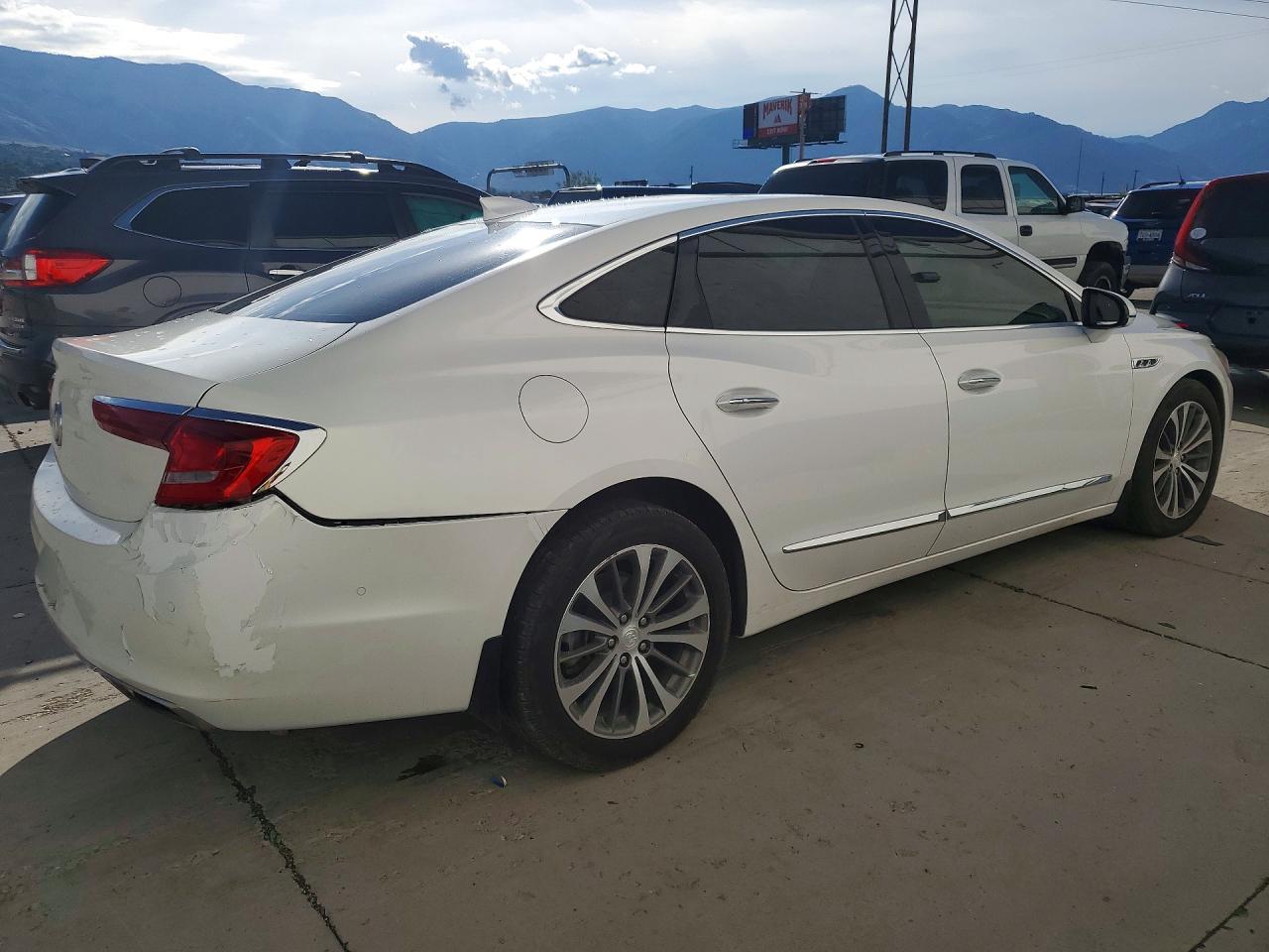 2018 Buick Lacrosse Premium - Фото 3