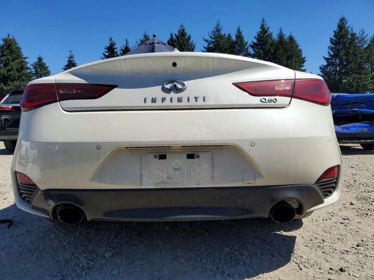 2017 Infiniti Q60 3.0T Premium - Фото 6