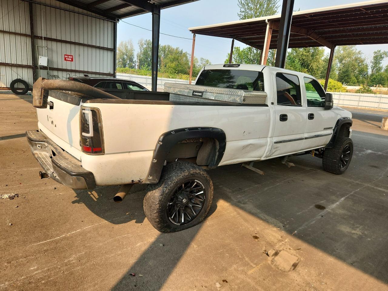 2006 GMC Sierra K2500 Heavy Duty - Image 3