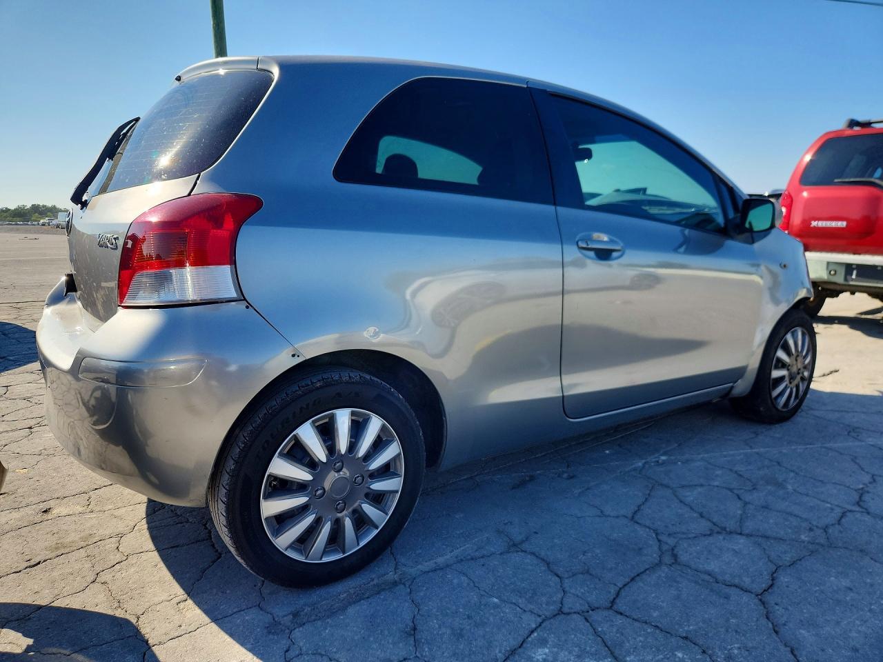 2010 Toyota Yaris Base - Image 3