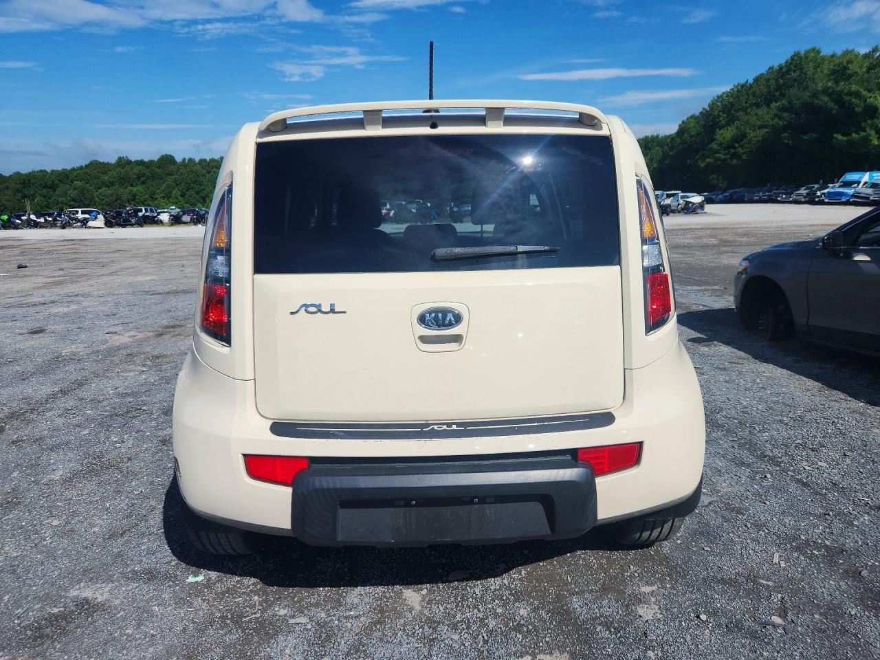 2010 Kia Soul + - Image 6
