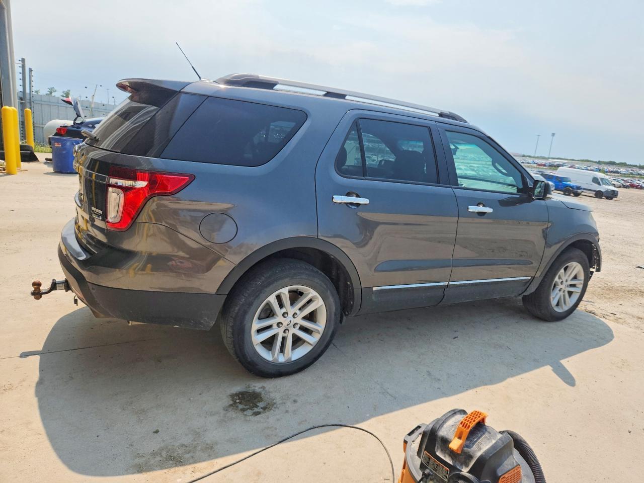 2015 Ford Explorer - Фото 3