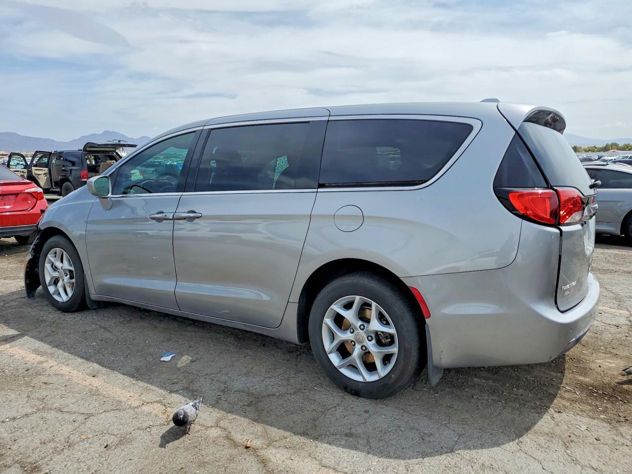 2018 Chrysler Pacifica Touring Plus - Фото 2