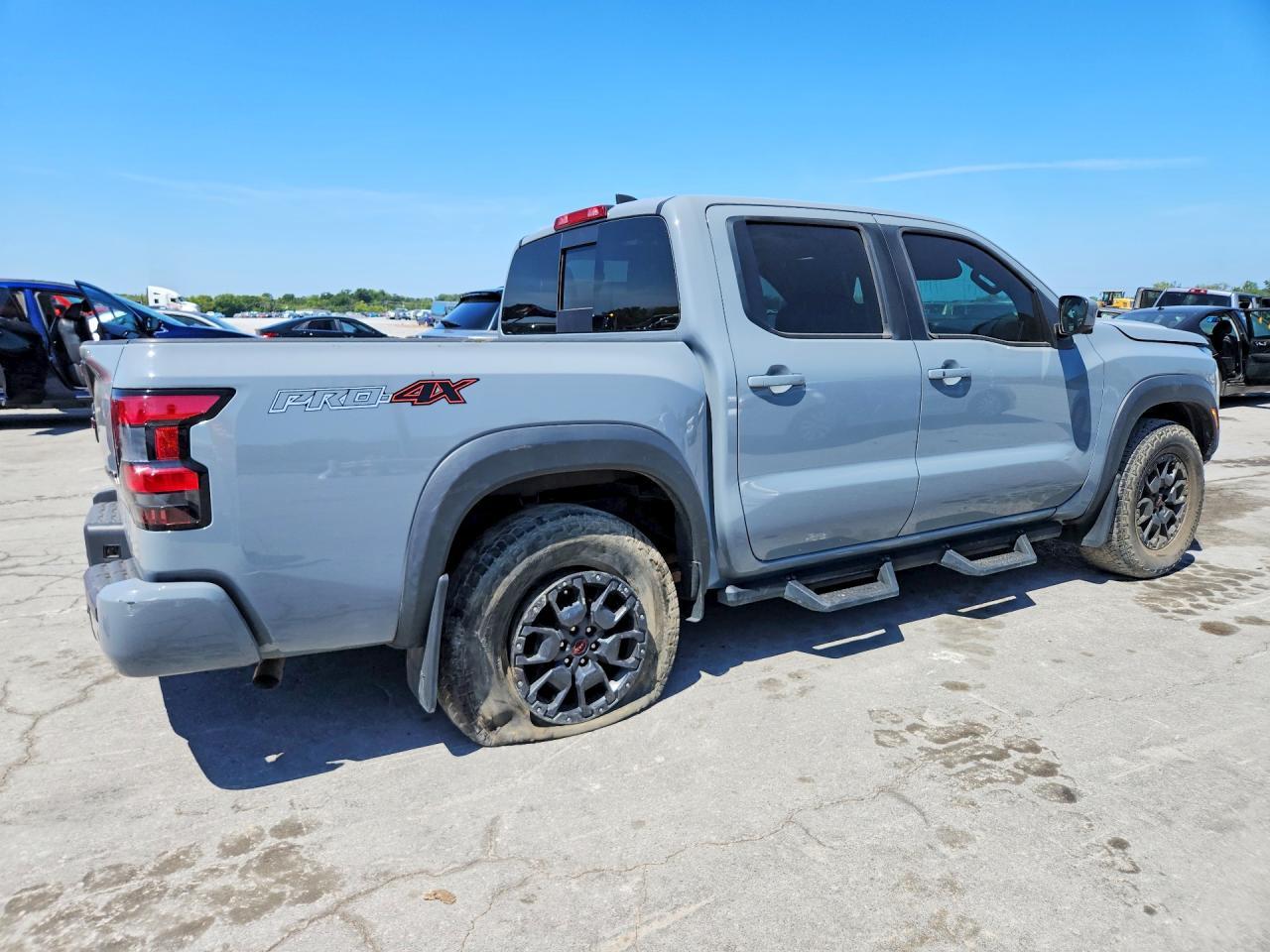 2023 Nissan Frontier Pro-4X - Фото 3