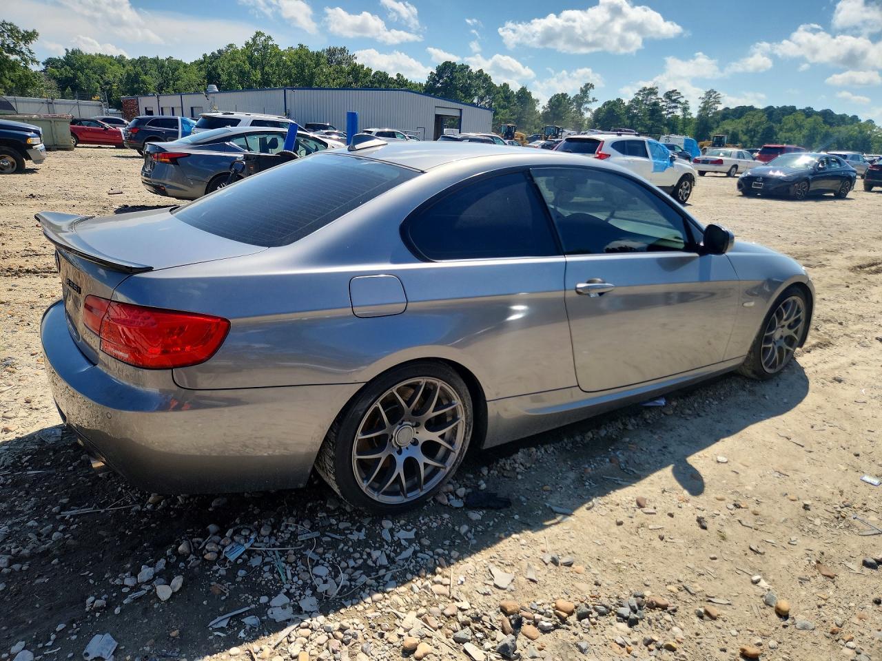 2011 BMW 335 I - Image 3