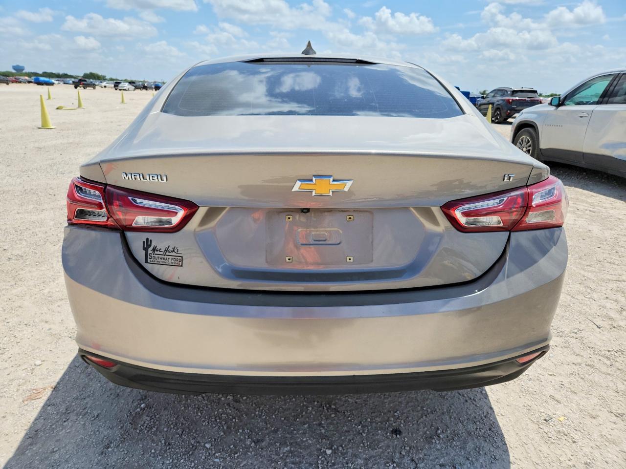 2022 Chevrolet Malibu Lt - Image 6