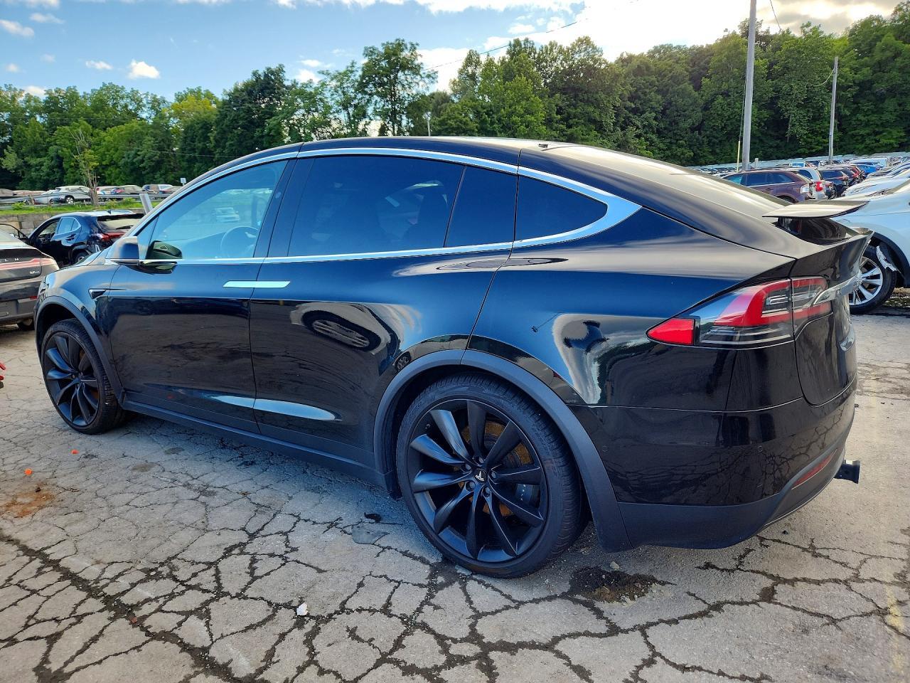 2019 Tesla Model X - Фото 2