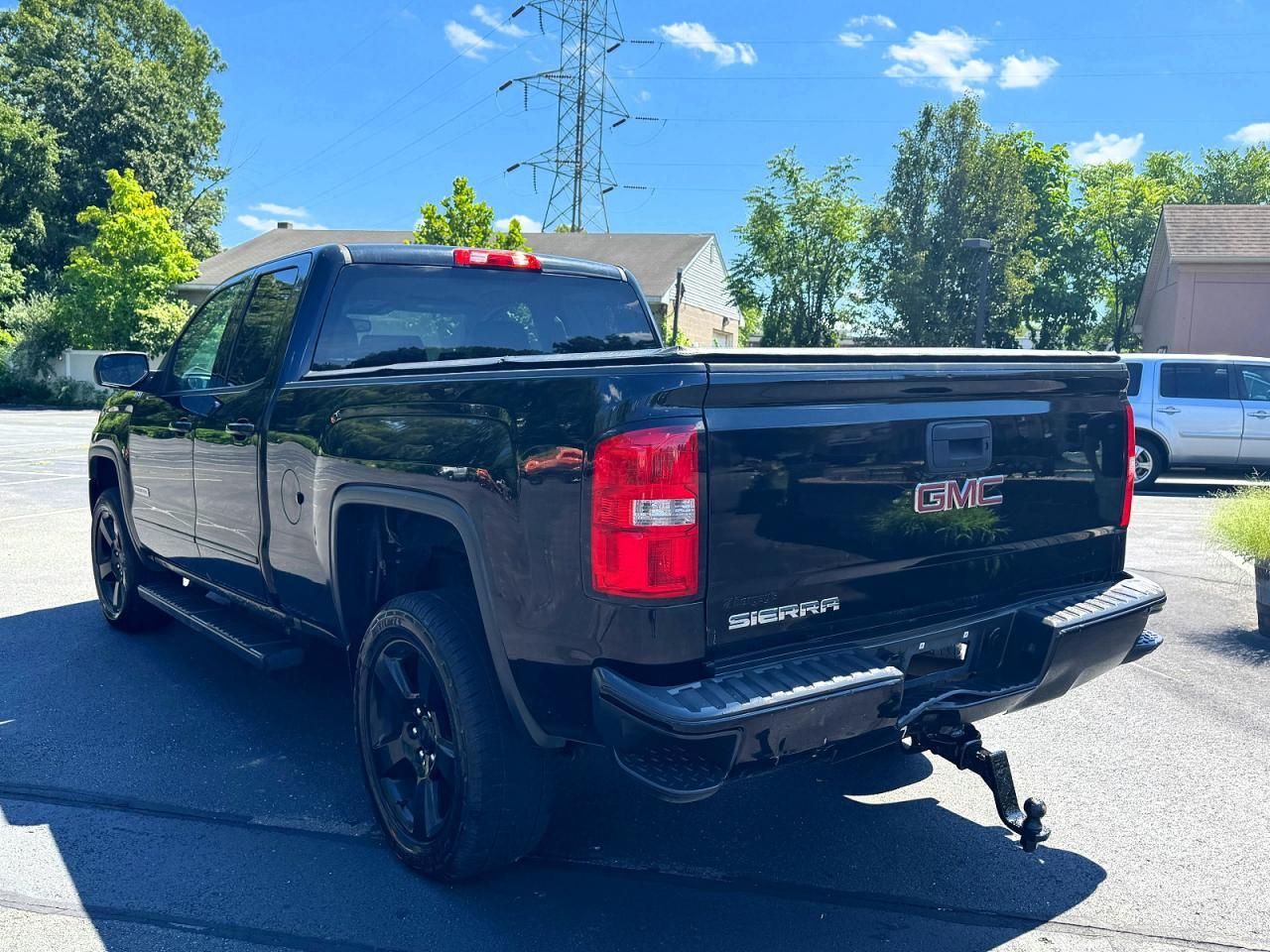 2017 GMC Sierra K1500 - Фото 2