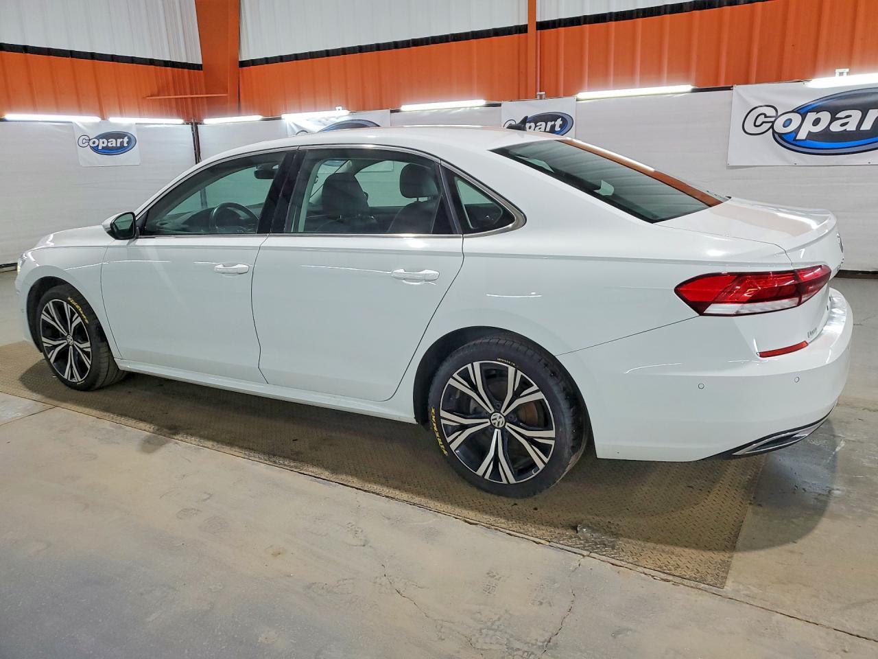 2020 Volkswagen Passat Sel - Фото 2