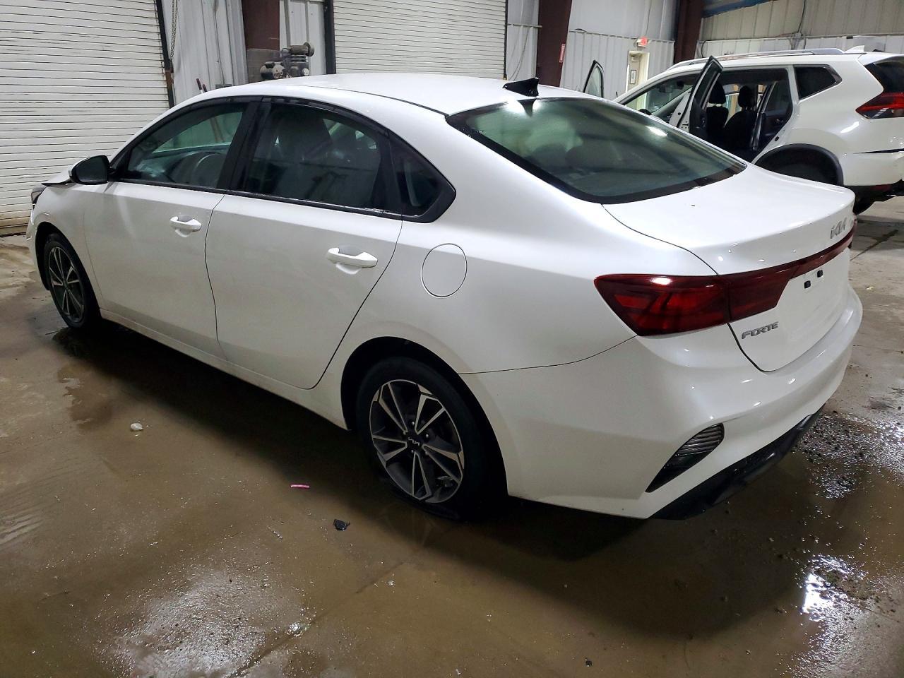 2024 Kia Forte Lxs - Image 2