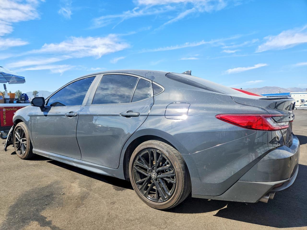 2026 Toyota Camry Se - Фото 2