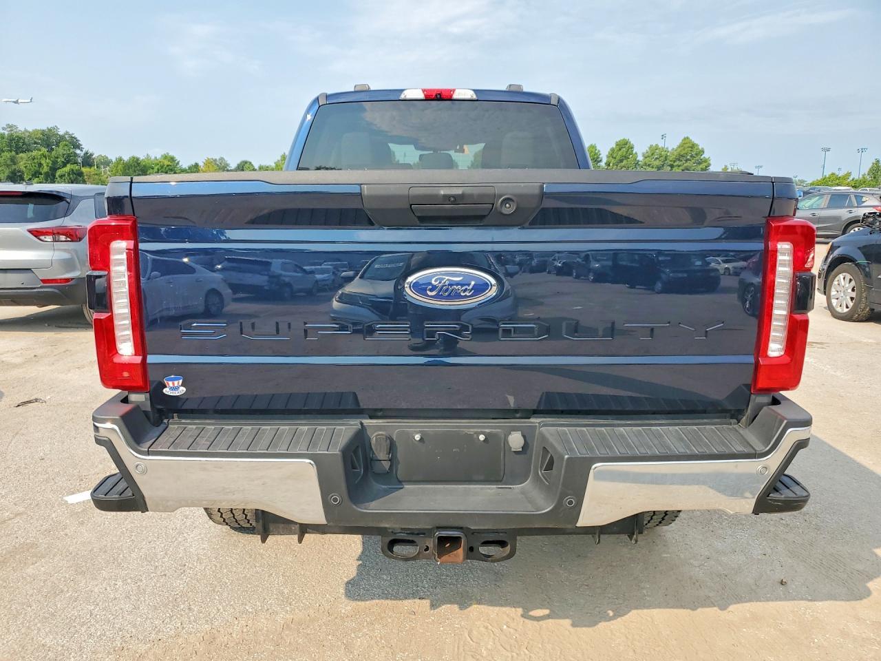 2023 Ford F350 Super Duty - Image 6