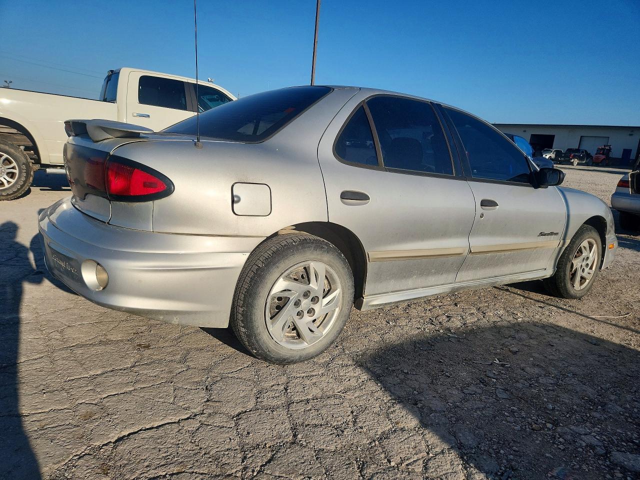 2000 Pontiac Sunfire Se - Фото 3