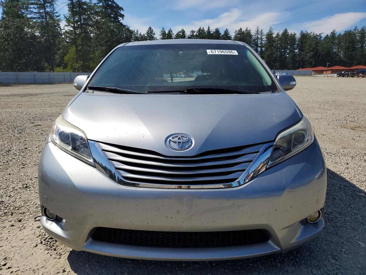 2015 Toyota Sienna Limited Premium 7-Passenger - Фото 5