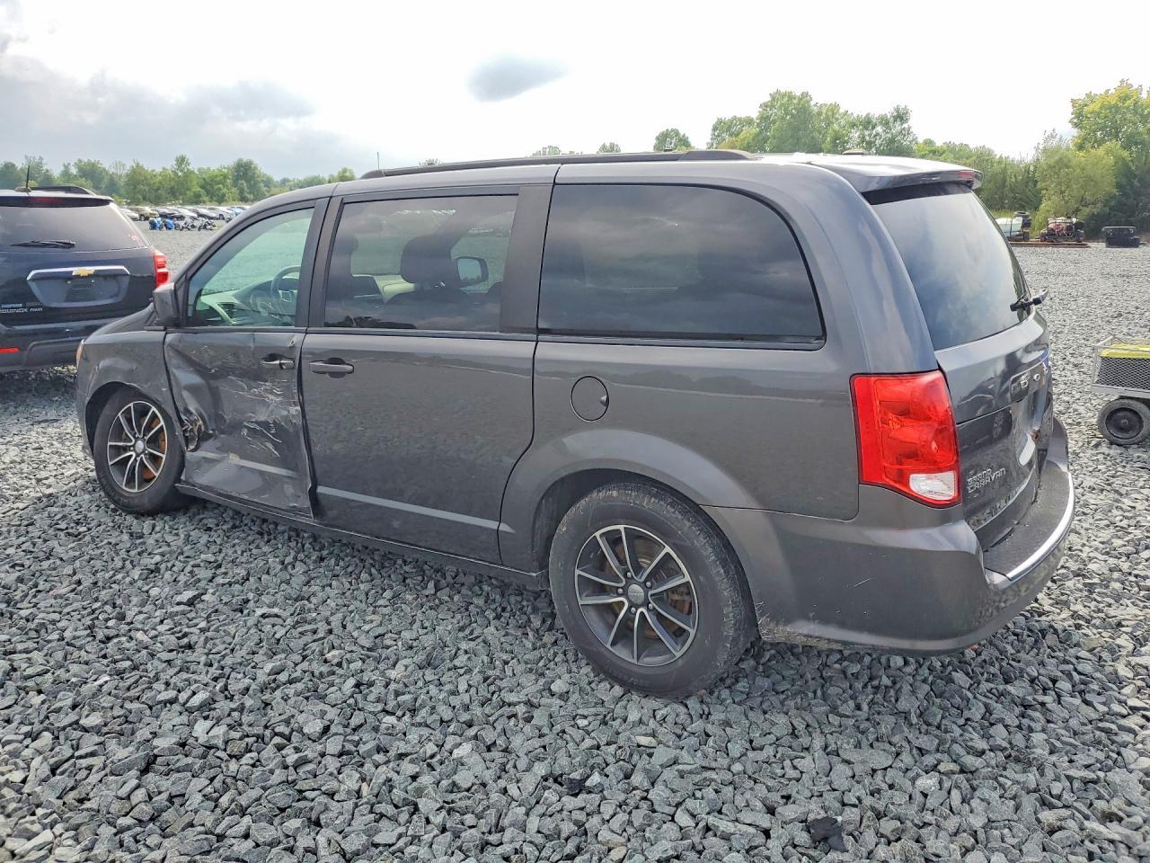 2018 Dodge Grand Caravan Gt - Фото 2