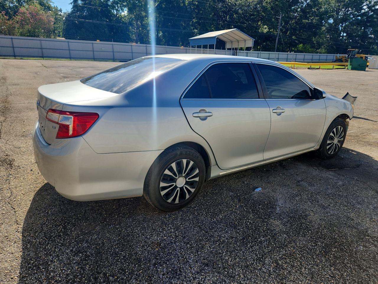 2012 Toyota Camry Le - Image 3