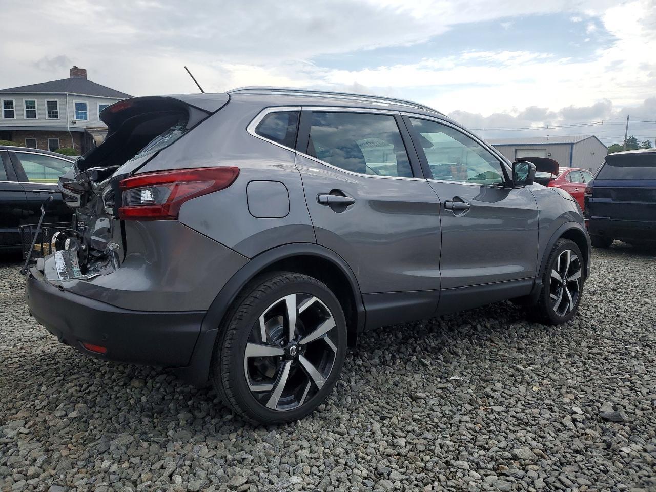 2022 Nissan Rogue Sport Sl - Image 3