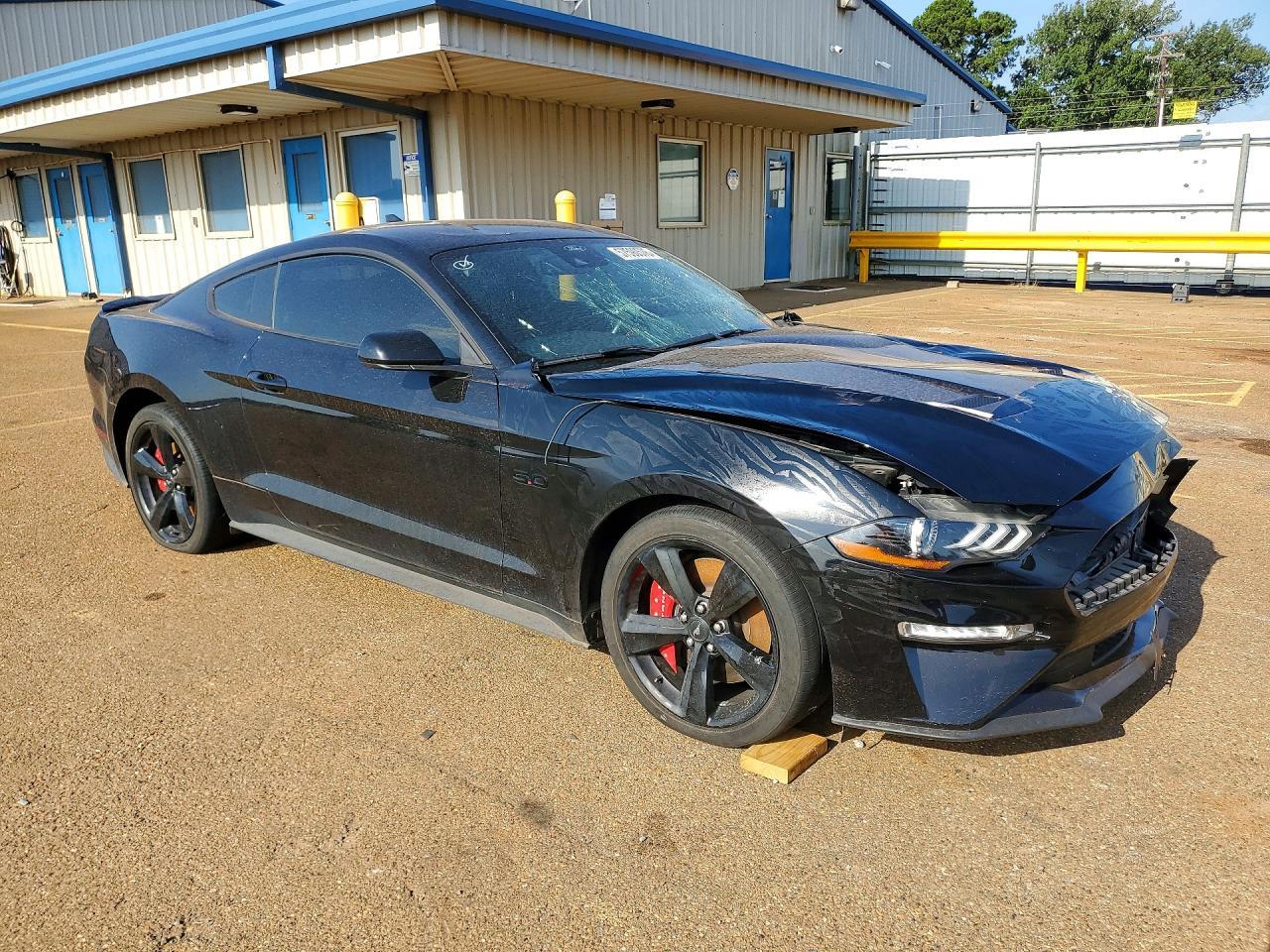 2021 Ford Mustang 2D - Image 4
