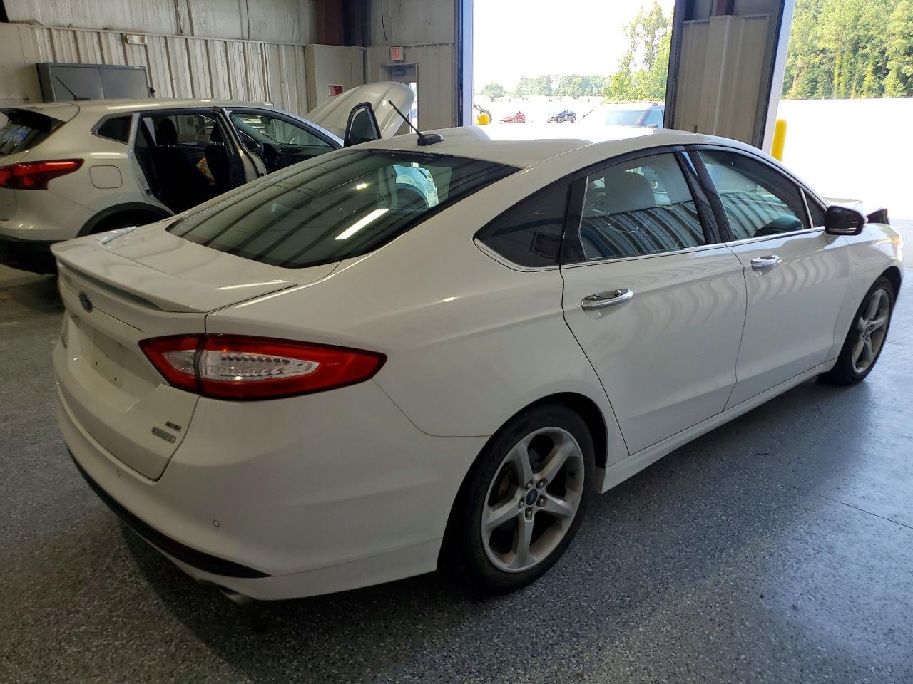 2014 Ford Fusion Se - Фото 3