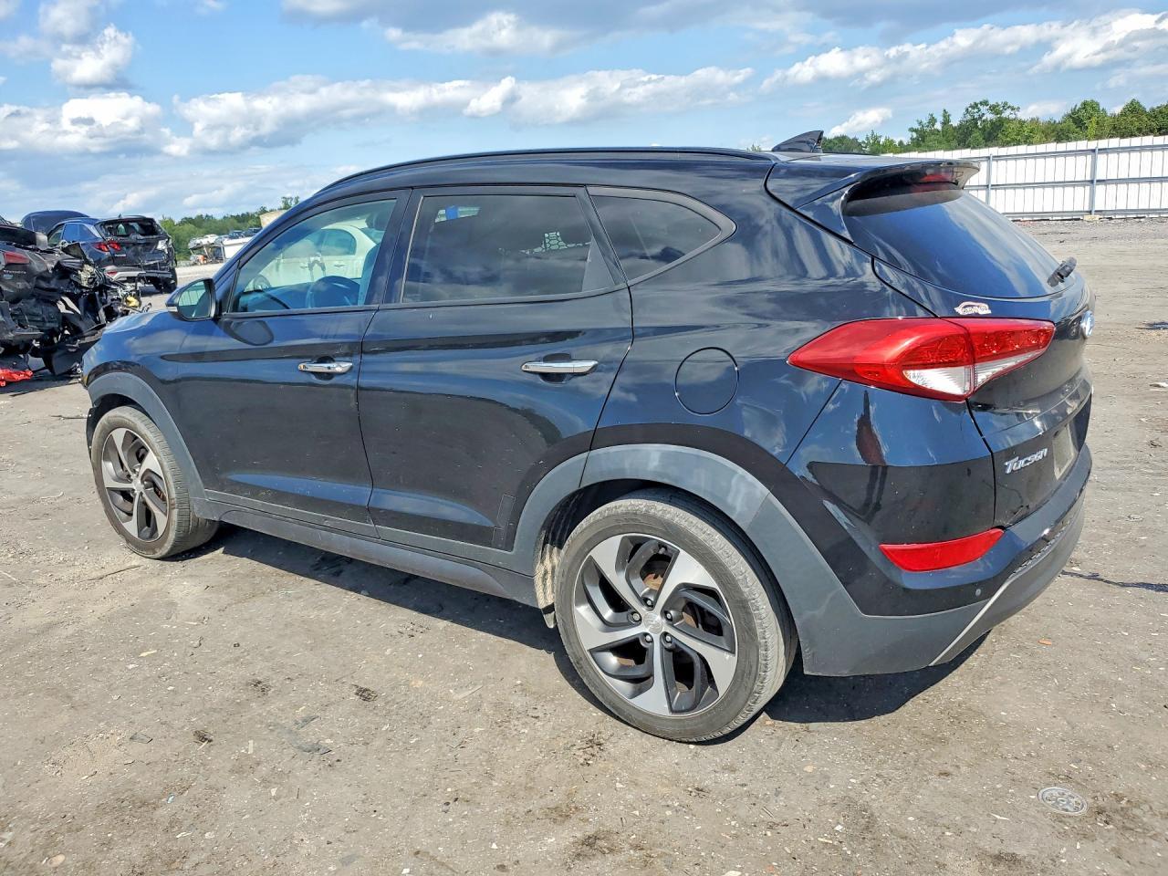 2016 Hyundai Tucson Limited - Image 2