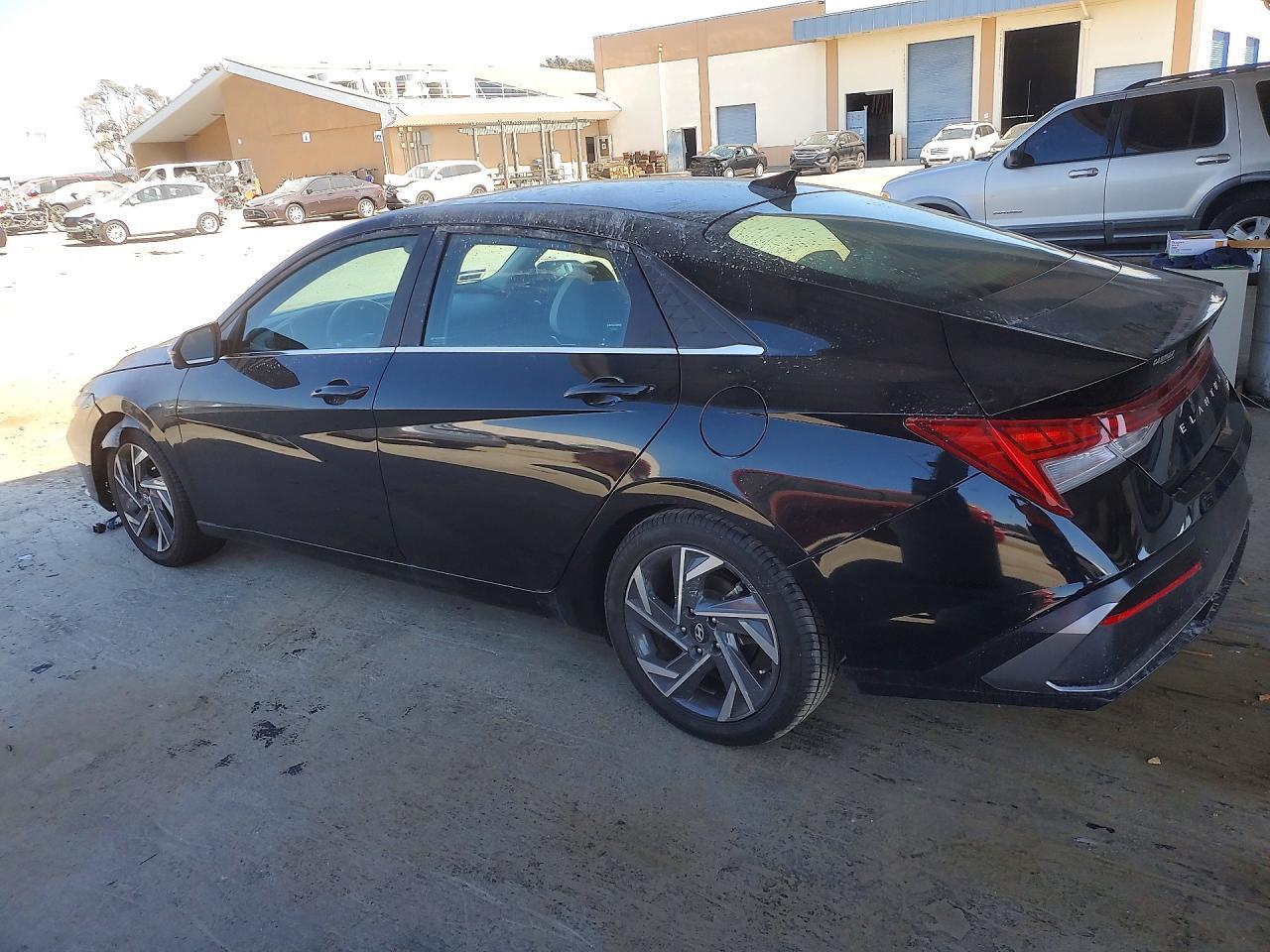 2024 Hyundai Elantra Limited - Фото 2