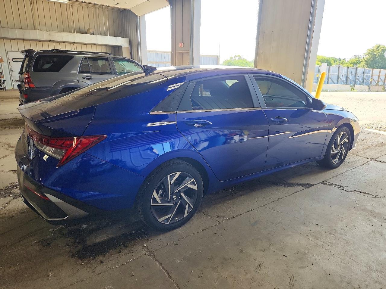 2025 Hyundai Elantra Sel - Фото 3