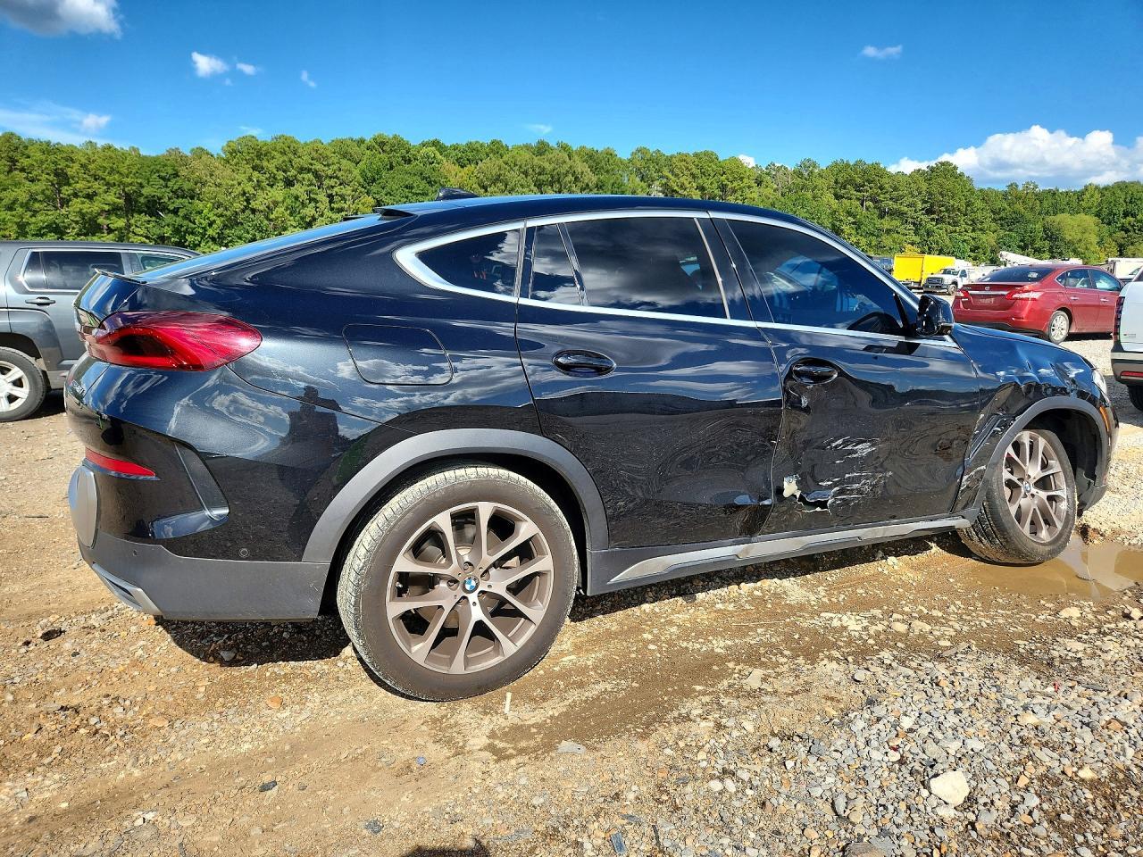 2022 BMW X6 xDrive40I - Image 3