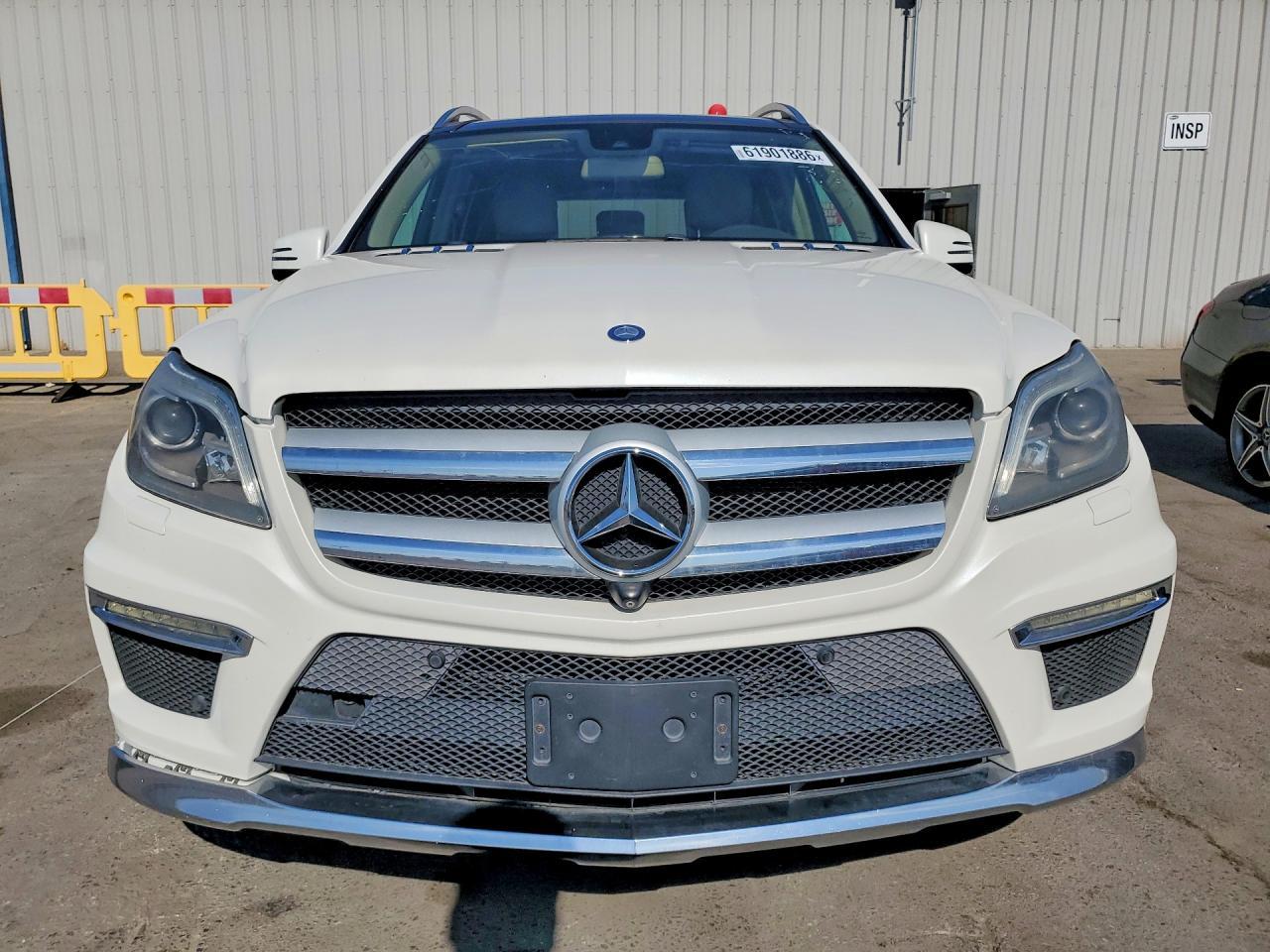 2015 Mercedes-Benz Gl 550 4Matic - Image 5
