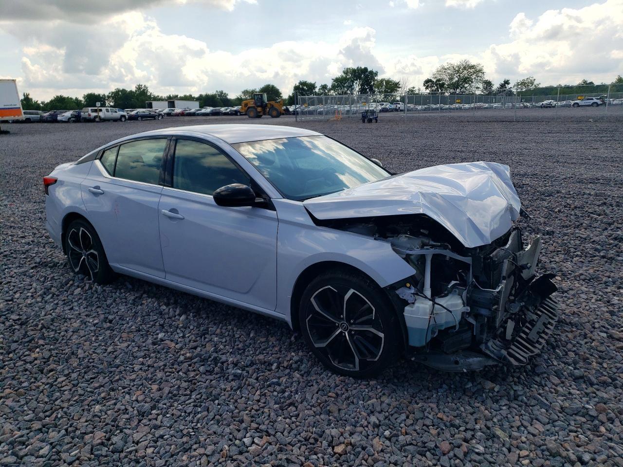 2023 Nissan Altima Sr - Фото 4