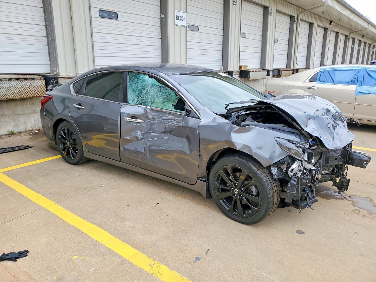 2018 Nissan Altima 2.5 Sr - Image 4