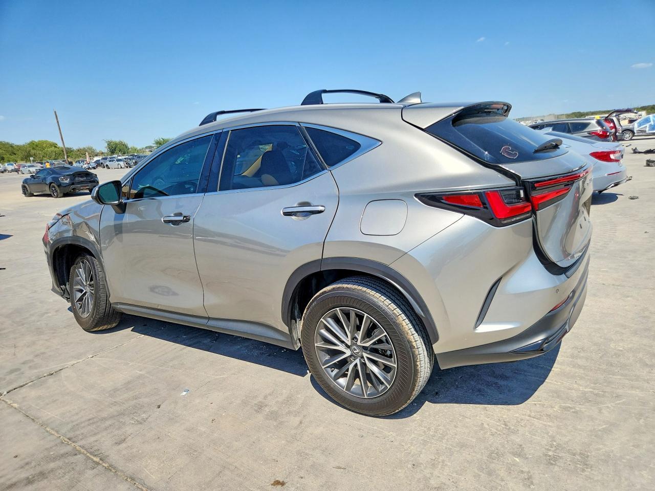 2025 Lexus Nx 250 Premium - Image 2