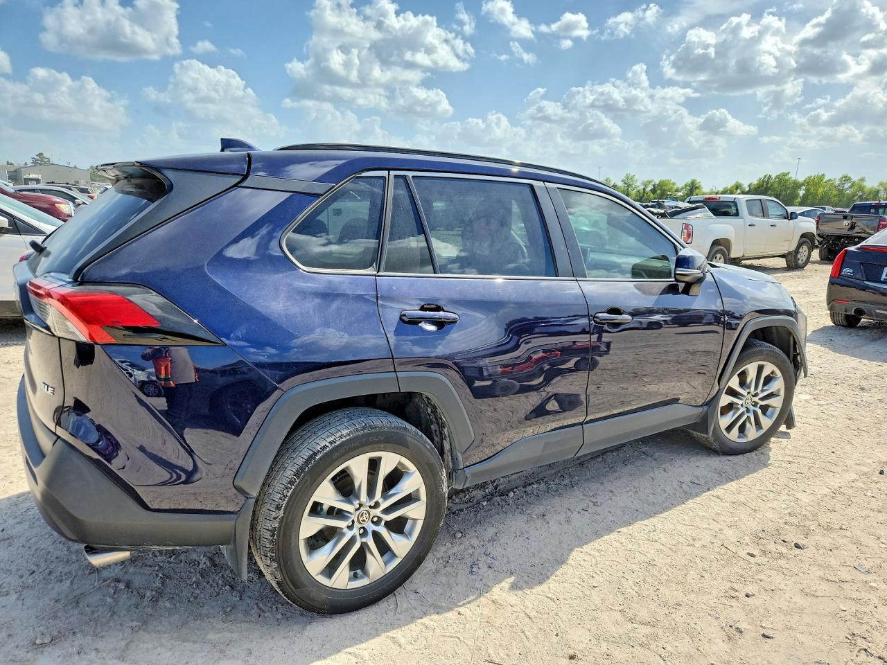 2024 Toyota Rav4 Xle Premium - Фото 3