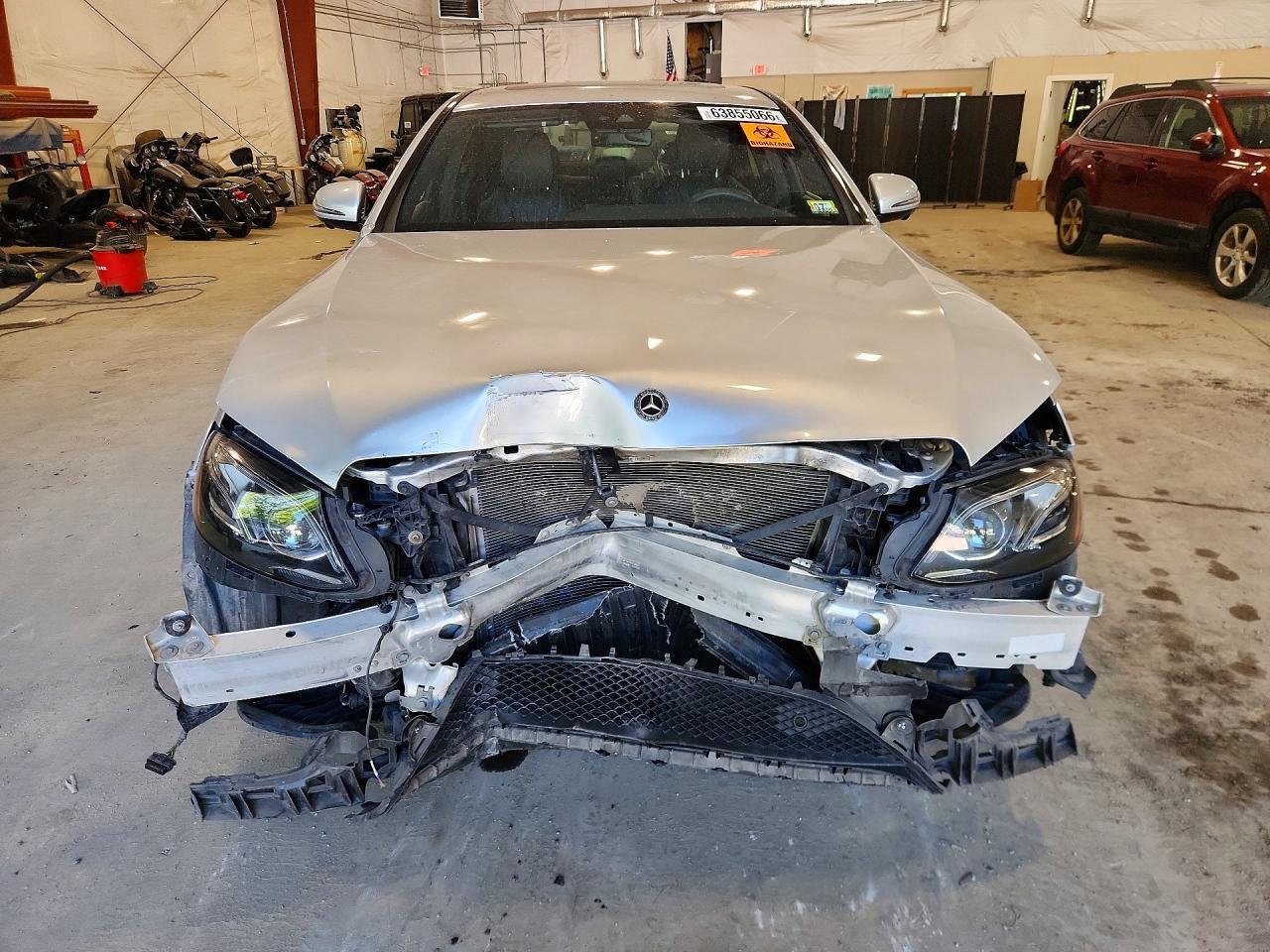 2019 Mercedes-Benz E 300 4Matic - Фото 5