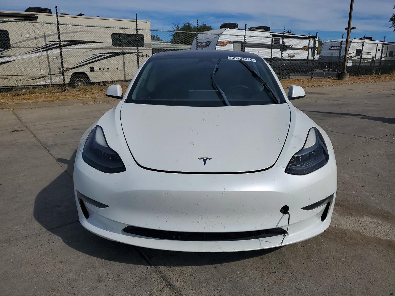 2022 Tesla Model 3 - Image 5