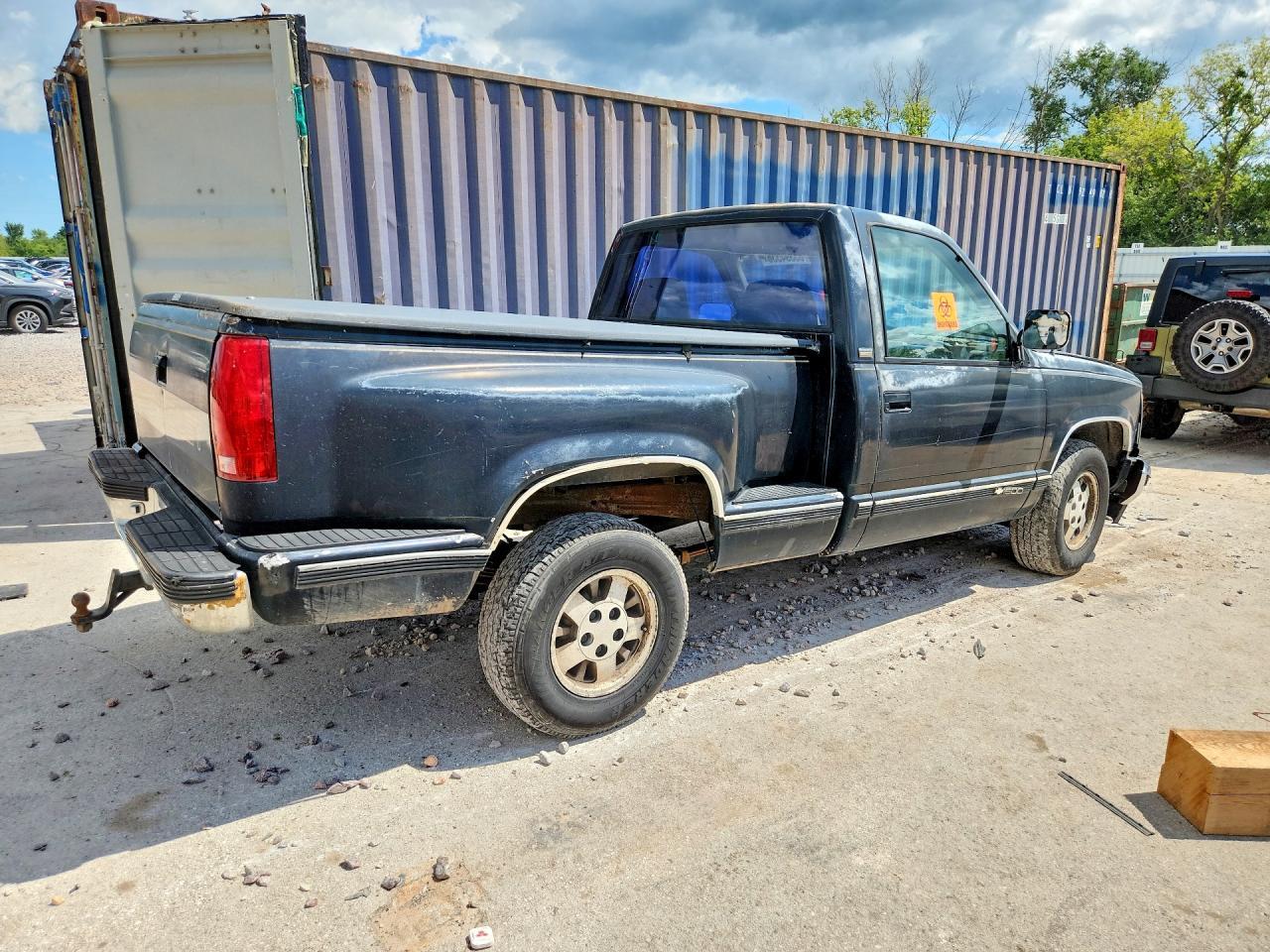 1992 Chevrolet Gmt-400 C1500 - Image 3