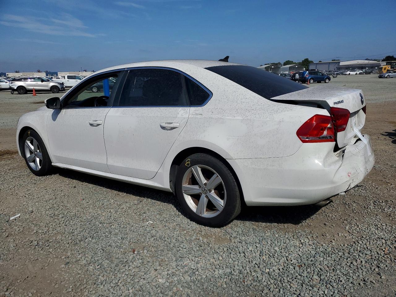 2012 Volkswagen Passat Se - Image 2