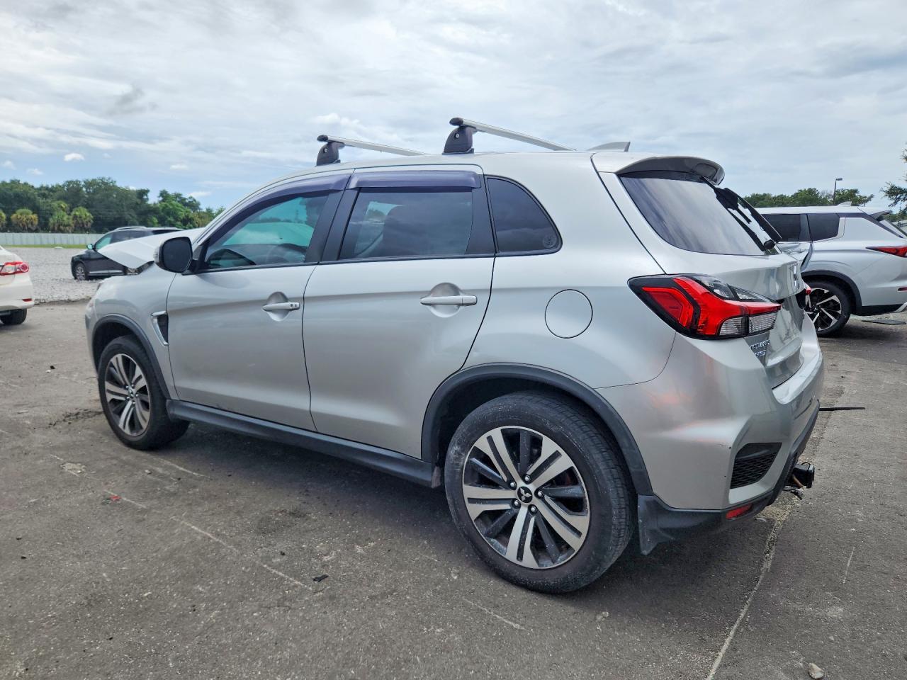 2022 Mitsubishi Outlander Sport Se - Фото 2
