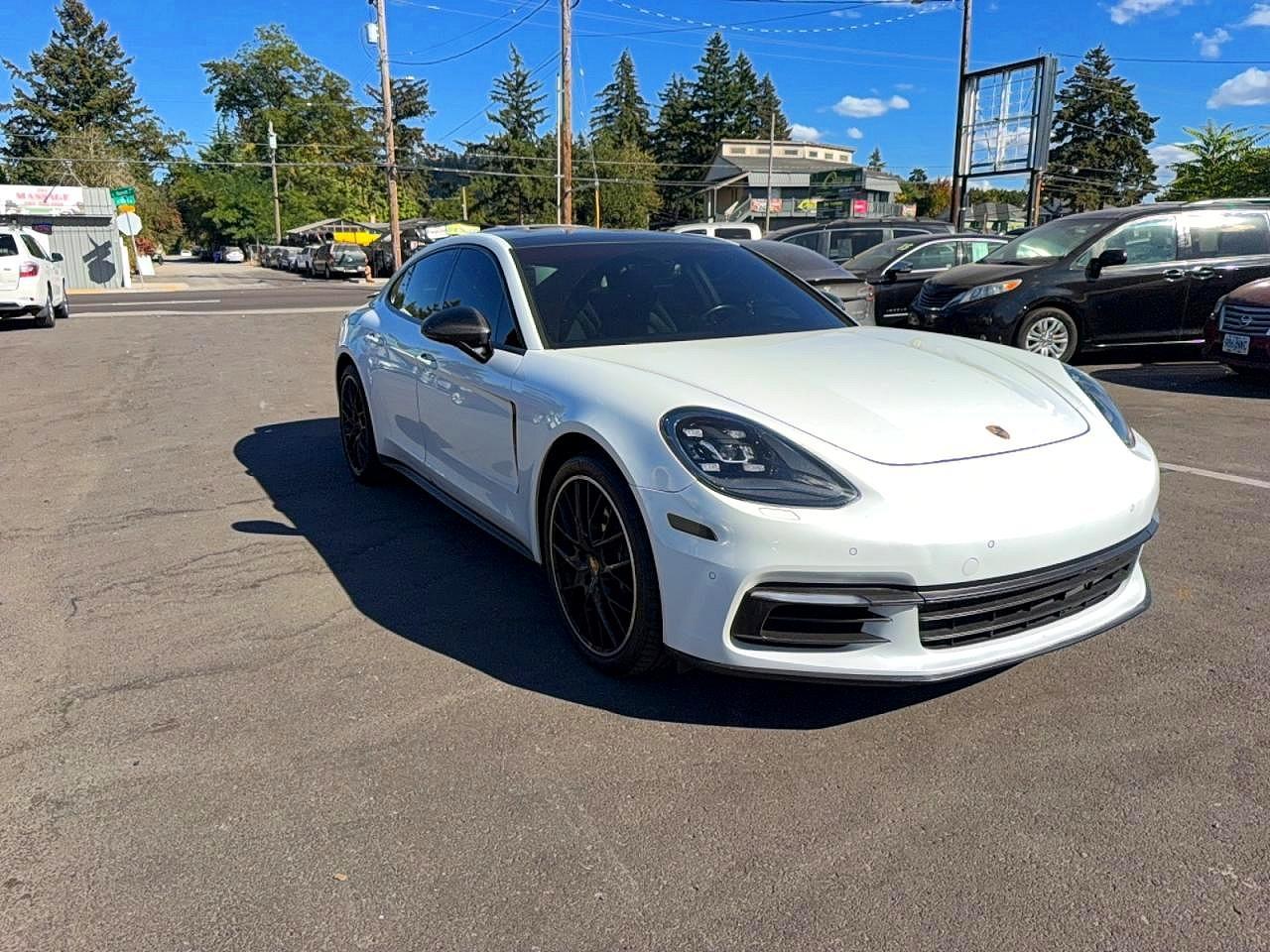 2017 Porsche Panamera 2