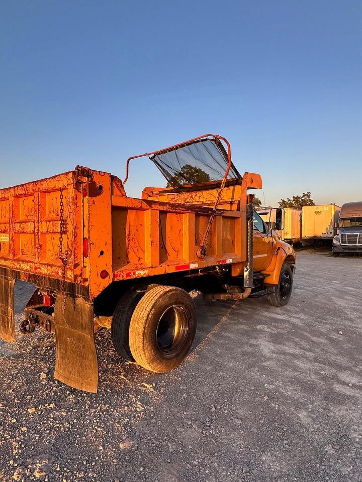 2010 Ford F750 - Фото 4